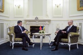 Арсеній Яценюк і Ахмет Давутоглу