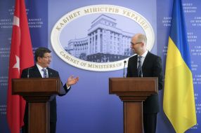 Арсеній Яценюк і Ахмет Давутоглу