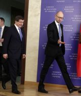 Арсеній Яценюк і Ахмет Давутоглу