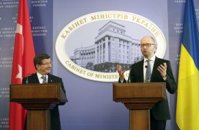 Арсеній Яценюк і Ахмет Давутоглу