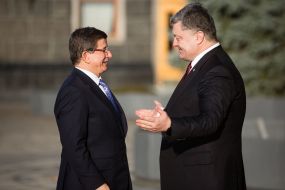 Петро Порошенко та Ахмет Давутоглу