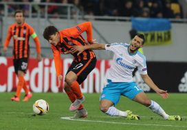 Игровой момент матча ФК «Шахтер» - ФК «Шальке»