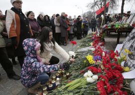 People honored memory of the fallen Heroes of the Heavenly Hundred