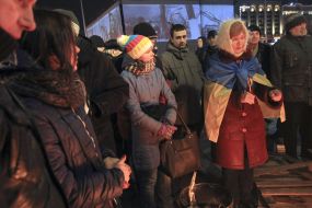 Активісти встановили намет