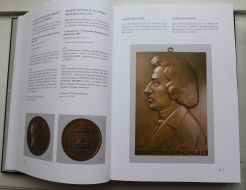 Presentation catalog Polish medallions and medals