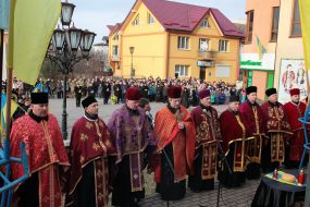 The funeral service for the dead heroes Heavenly Hundreds