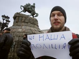 Митинг в поддержку полицейского Сергея Олейника