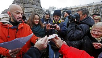Митинг в поддержку полицейского Сергея Олейника