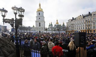 Митинг в поддержку полицейского Сергея Олейника