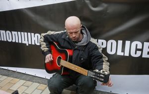 Митинг в поддержку полицейского Сергея Олейника