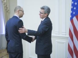 Арсений Яценюк и Джеффри Пайетт