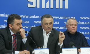 Alexander Krulykovskyy, Andrei Antoniuk, Vasily Popik