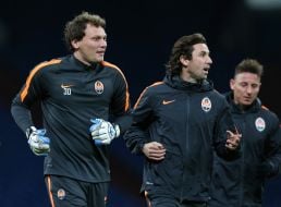 Andrey Pyatov and Dario Srna