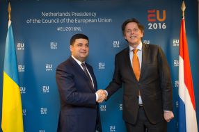 Vladimir Groisman and Bert Koenders