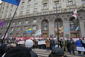 Rallies near the KCSA building