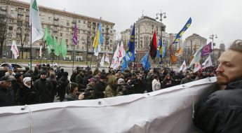 Rallies near the KCSA building
