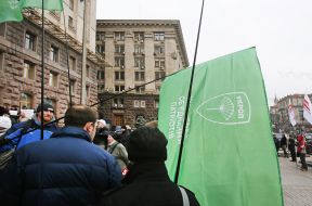 Rallies near the KCSA building