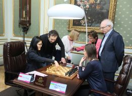 Ivan Vakarchuk, Svyatoslav Vakarchuk, Hou Yifan and Maria Muzychuk