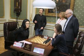 Ivan Vakarchuk, Svyatoslav Vakarchuk, Hou Yifan and Maria Muzychuk