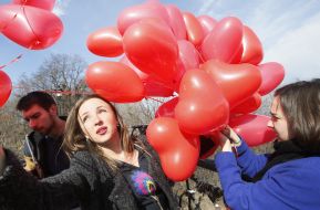 The opening of the Bridge of lovers after repair