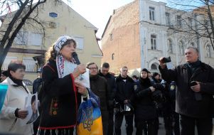 Пикет консульства РФ в поддержку Надежды Савченко