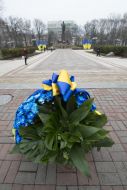 Laying of flowers to monument to Shevchenko