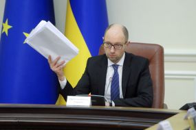 Arseniy Yatsenyuk a