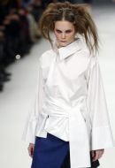 Fashion show of clothes from Julia Perekrеstova