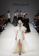 Fashion show of clothes from Aina Gasse