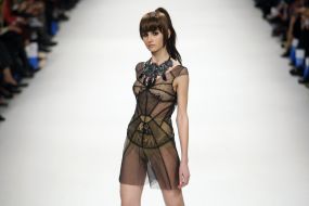 Fashion show of clothes from Aina Gasse