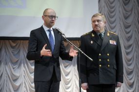 Arseniy Yatseniuk, Yuri Allerov