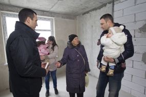 Vladimir and Vitali Klitschko and Maria Stus