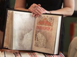 The presentation of the facsimile edition of the Royal gospel