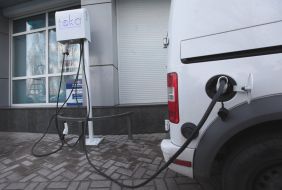 Free charging station for electric vehicles