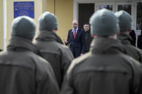 The ceremony of awarding certificates  instructors of Special Forces KORD