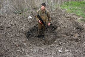 Ukrainian soldier in the Shirokino village