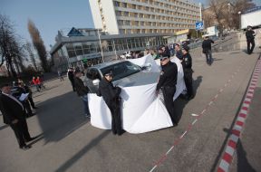 Investigative actions at the murder scene