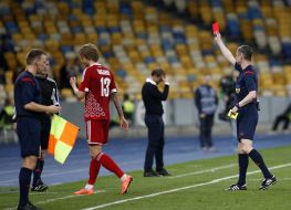 Playing moment of match