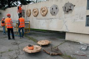 Dismantling of the monument "The alarming youth"