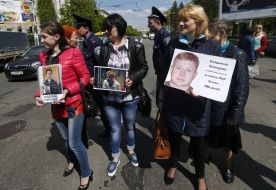 People blocked the avenue Povitroflotsky