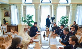 Petr Poroshenko and Patriarch Daniel