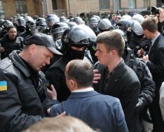 Clashes in the courtyard of the city council