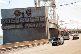 Dismantling the communist symbols in Zaporozhie