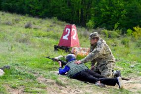 Training and field training for graduate students in grades