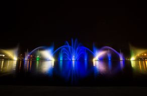 Light and music fountain