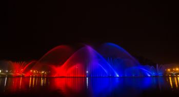 Light and music fountain