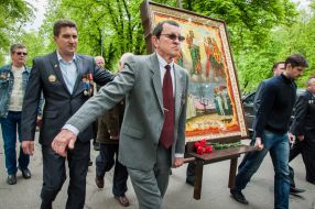 A column of people with the icon "Chernobyl Spas"
