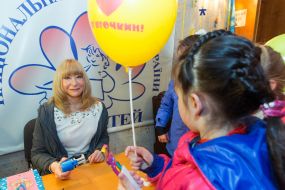 Автограф-сессия Натальи Гузеевой