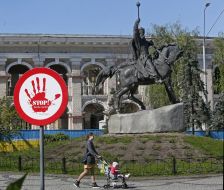 Sign "Stop! Take selfie!"