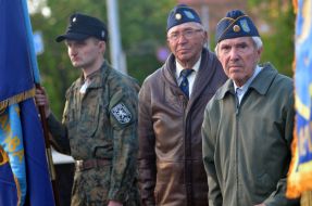 Парад вишиванок на честь дивізії СС "Галичина" у Львові